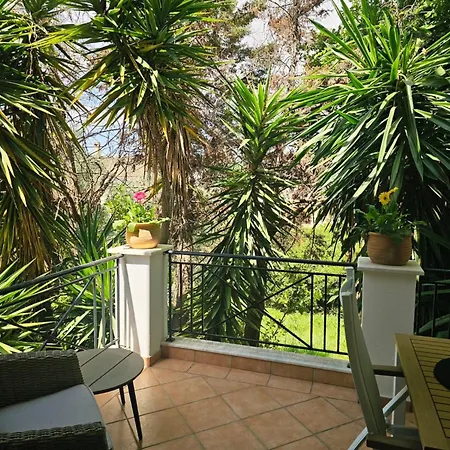 בית נופש Corfu Holidays *